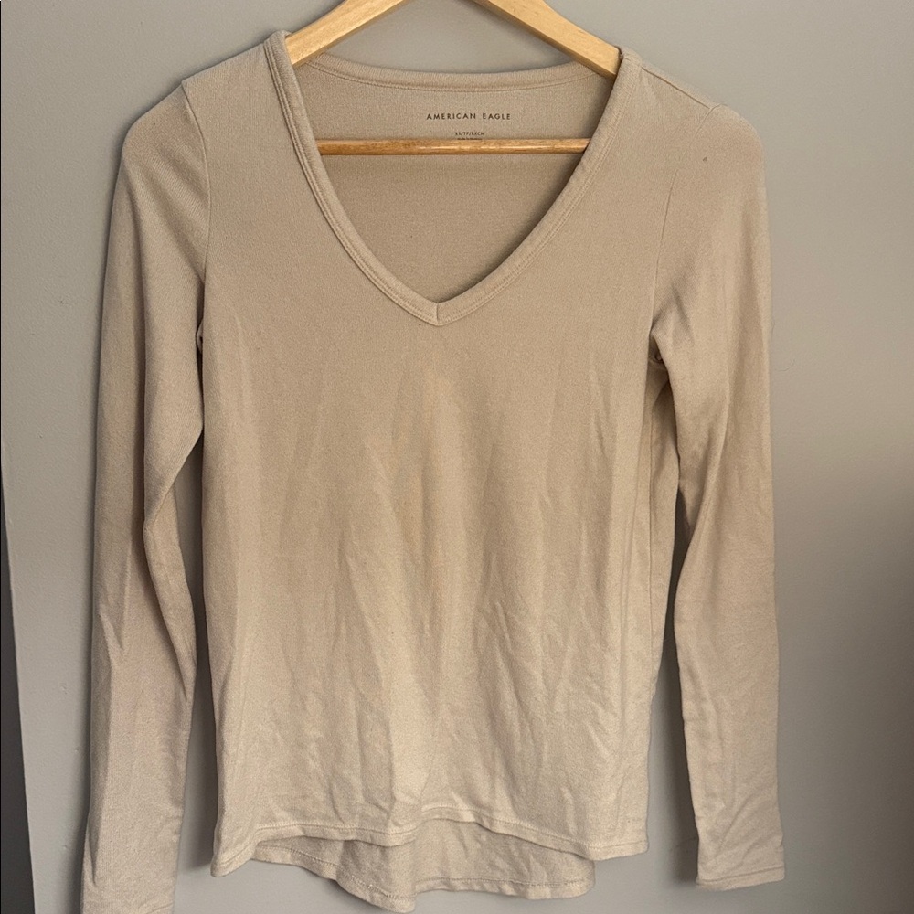 American Eagle Outfitters Beige Long Sleeve V-Neck Blouse